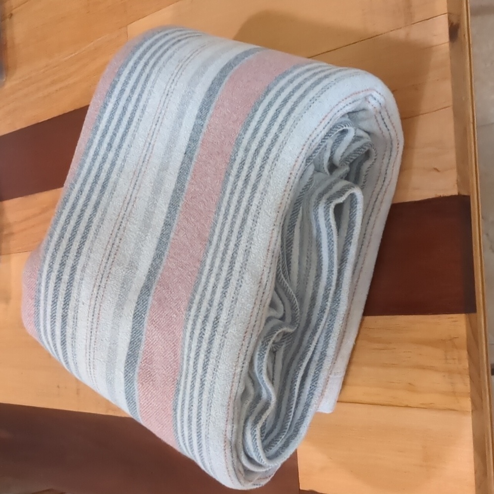Peacock Alley Baja Flannel Bedspread Coverlet Blanket Queen Full